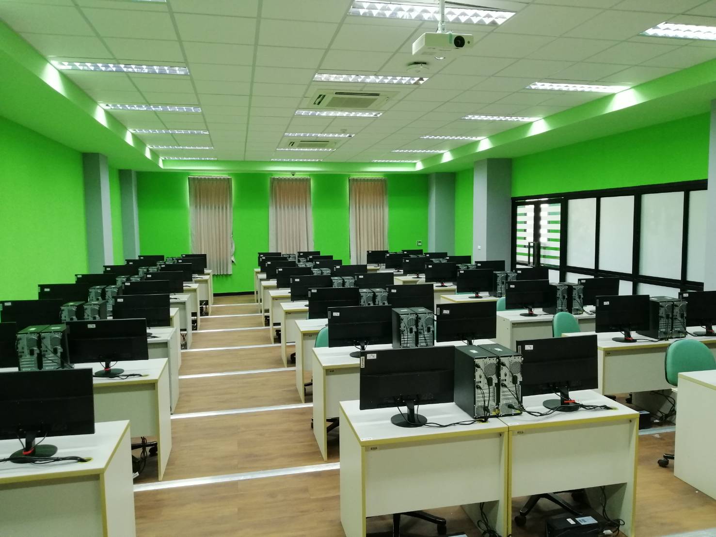 ติดตั้งคอมพิวเตอร์