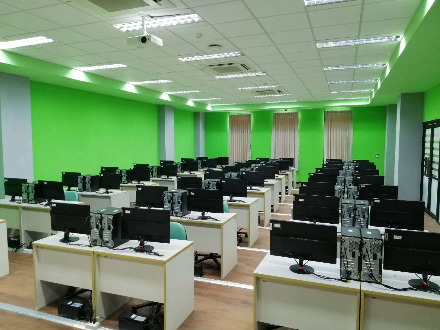 ติดตั้งคอมพิวเตอร์