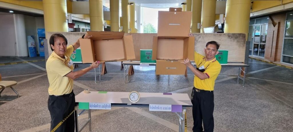 กรรมการประจำหน่วยเลือกตั้ง