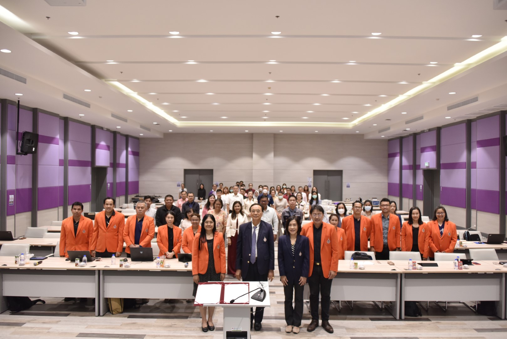 ศทท. จัดประชุมระดมความคิดเห็นจากผู้มีส่วนได้ส่วนเสีย กลุ่มพนักงานวิชาการ เพื่อร่วมกันกำหนดแนวทางและจัดทำแผนปฏิบัติการดิจิทัล มหาวิทยาลัยวลัยลักษณ์ พ.ศ. 2568-2571