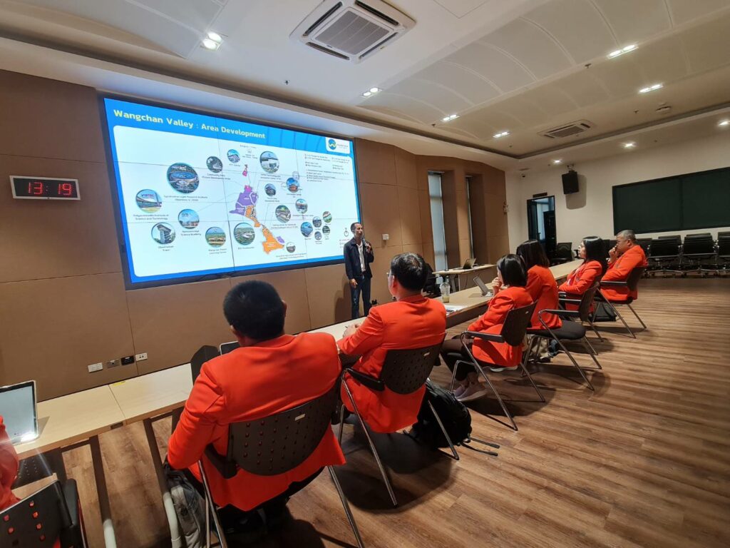 ผู้บริหารศูนย์เทคโนโลยีดิจิทัลศึกษาดูงานหน่วยงานด้าน IT สำหรับการสร้าง Informatics City มหาวิทยาลัยวลัยลักษณ์