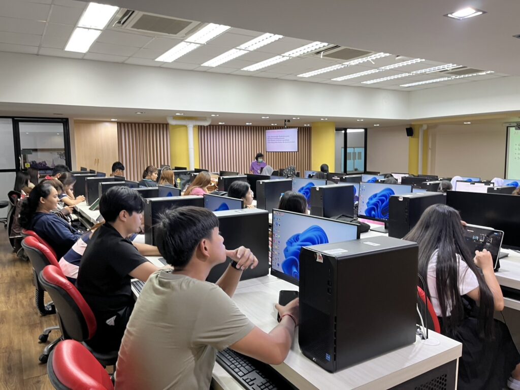 ศูนย์เทคโนโลยีดิจิทัล ม.วลัยลักษณ์ จัดอบรมเชิงปฏิบัติการ หลักสูตรเร่งประสิทธิภาพการเรียนของคุณด้วย Generative AI : ChatGPT คู่หูการเรียนรู้ของคุณ