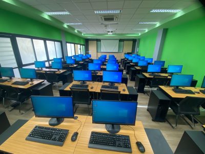 สิ่งสนับสนุนการเรียนรู้และห้องปฏิบัติการ